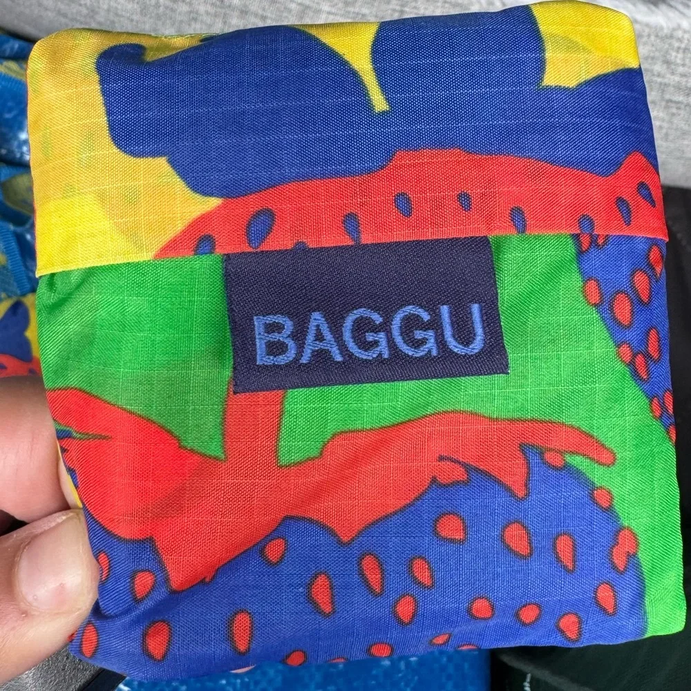 Baby Baggu Reusable Bag in Electric Strawberry - Picture 1 of 1